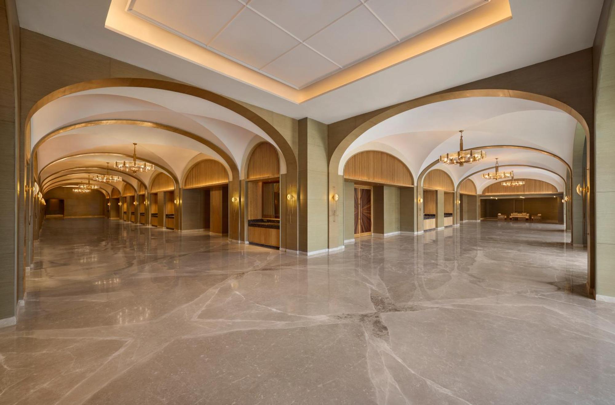 Marriott Hotel *